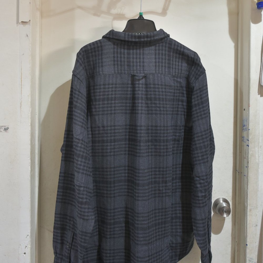 Orvis Men’s Flannel Shirt in gray - Picture 8 of 9